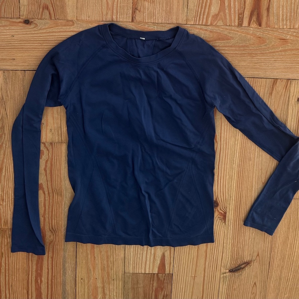 Lululemon Dark Blue ・Size 6 ・Run Swiftly Tech Long Sleeve Shirt